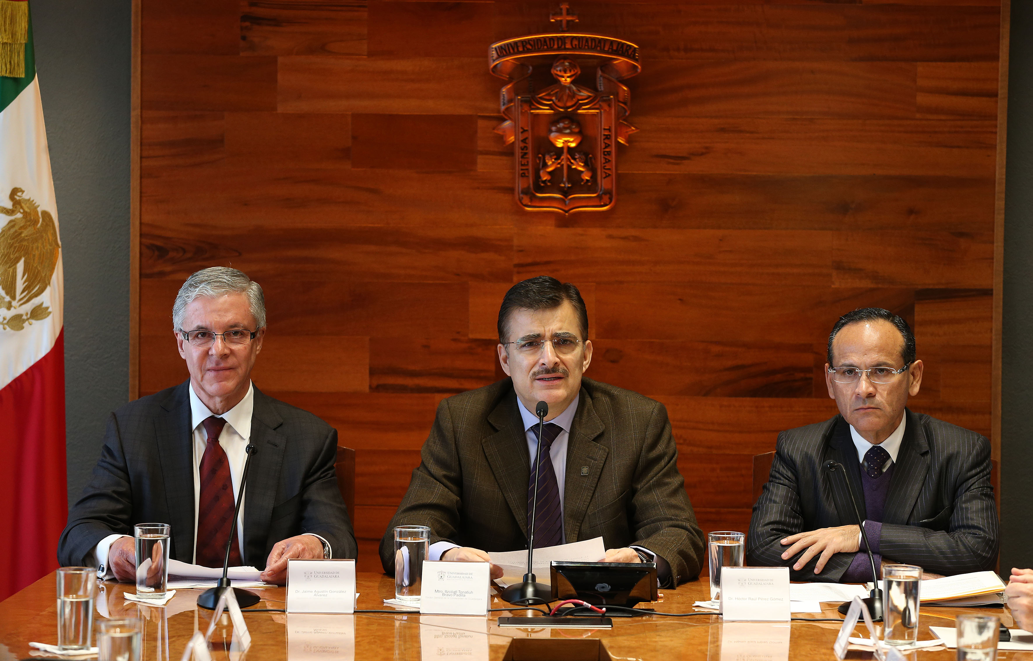  Rector General de la UdeG, maestro Itzcóatl Tonatiuh Bravo Padilla haciendo uso de la palabra 