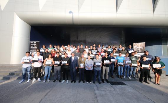 Estudiantes de UdeG se gradúan del Samsung Innovation Campus 2023