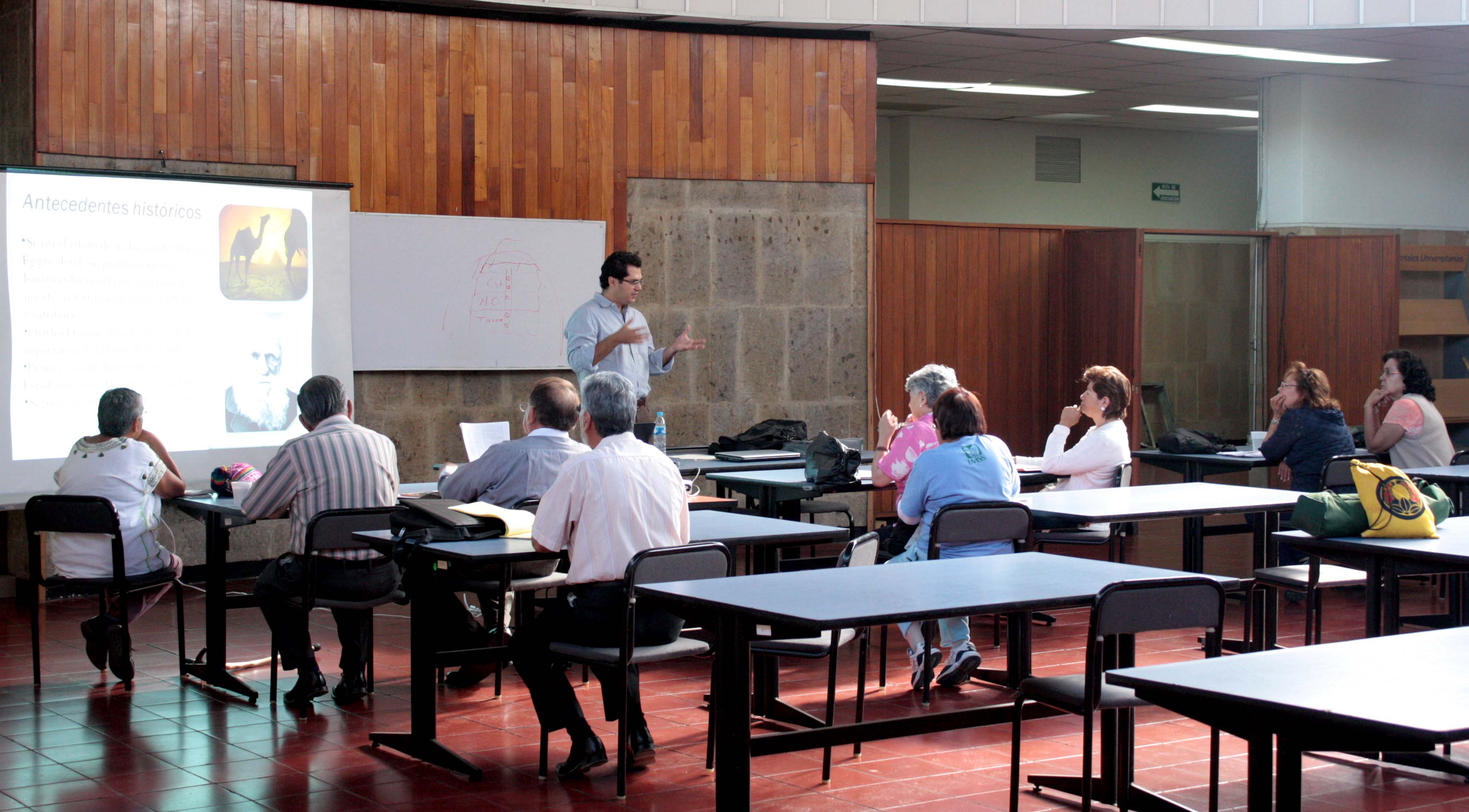 Más asistentes y actividades para adultos mayores | Universidad de  Guadalajara
