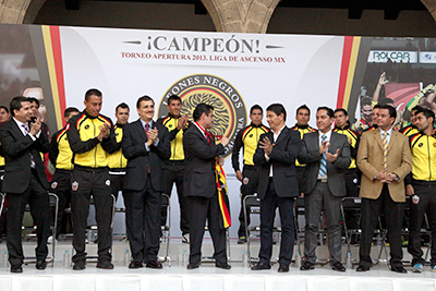 Leones Negros despiertos, triunfadores y campeones”: Aristóteles Sandoval |  Universidad de Guadalajara