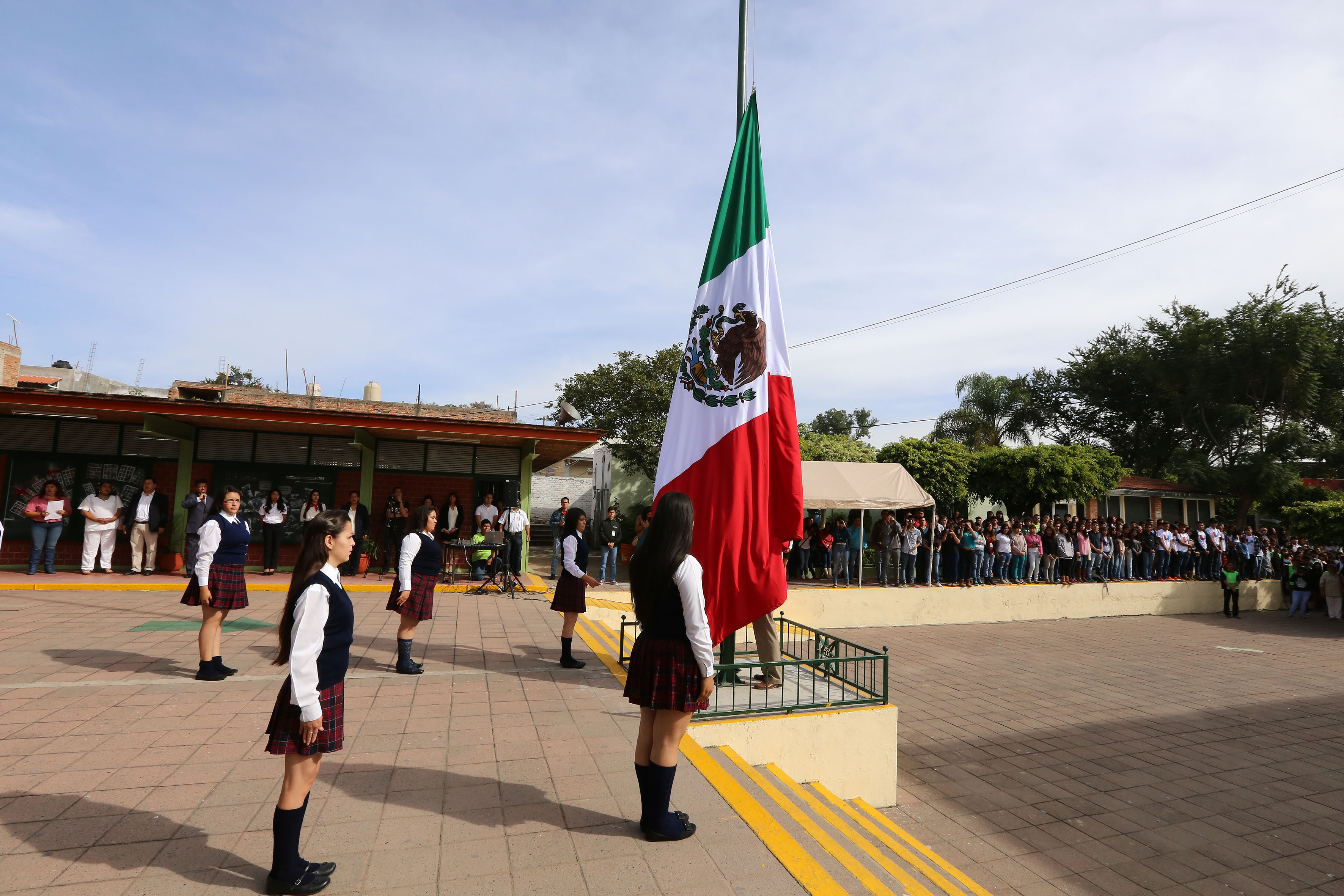 Foto de la celebración de la Escuela Preparatoria de Tonalá 