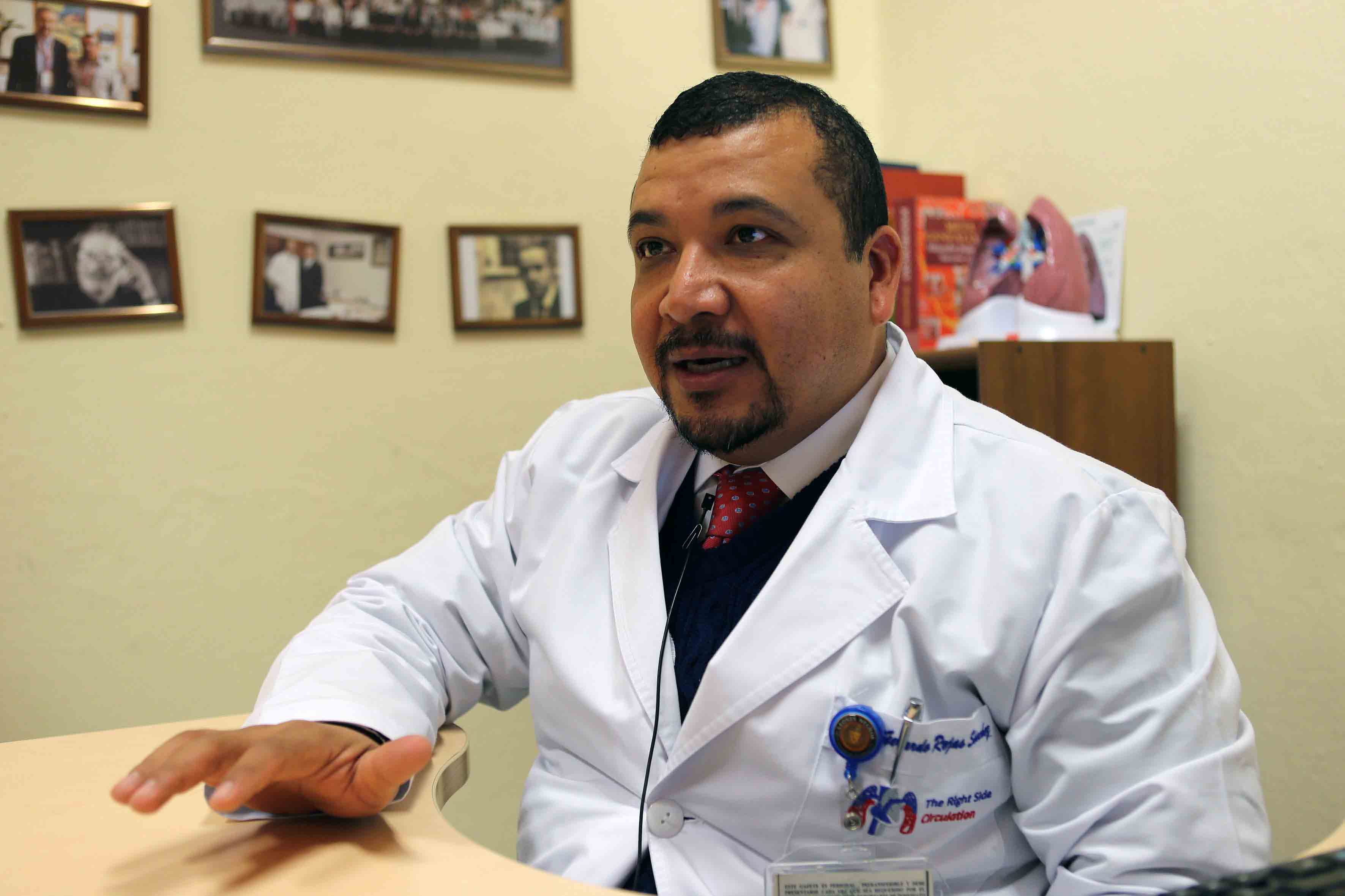 Rojas Sánchez, jefe del Servicio de Fisiología Pulmonar e Inhaloterapia del Hospital Civil de Guadalajara