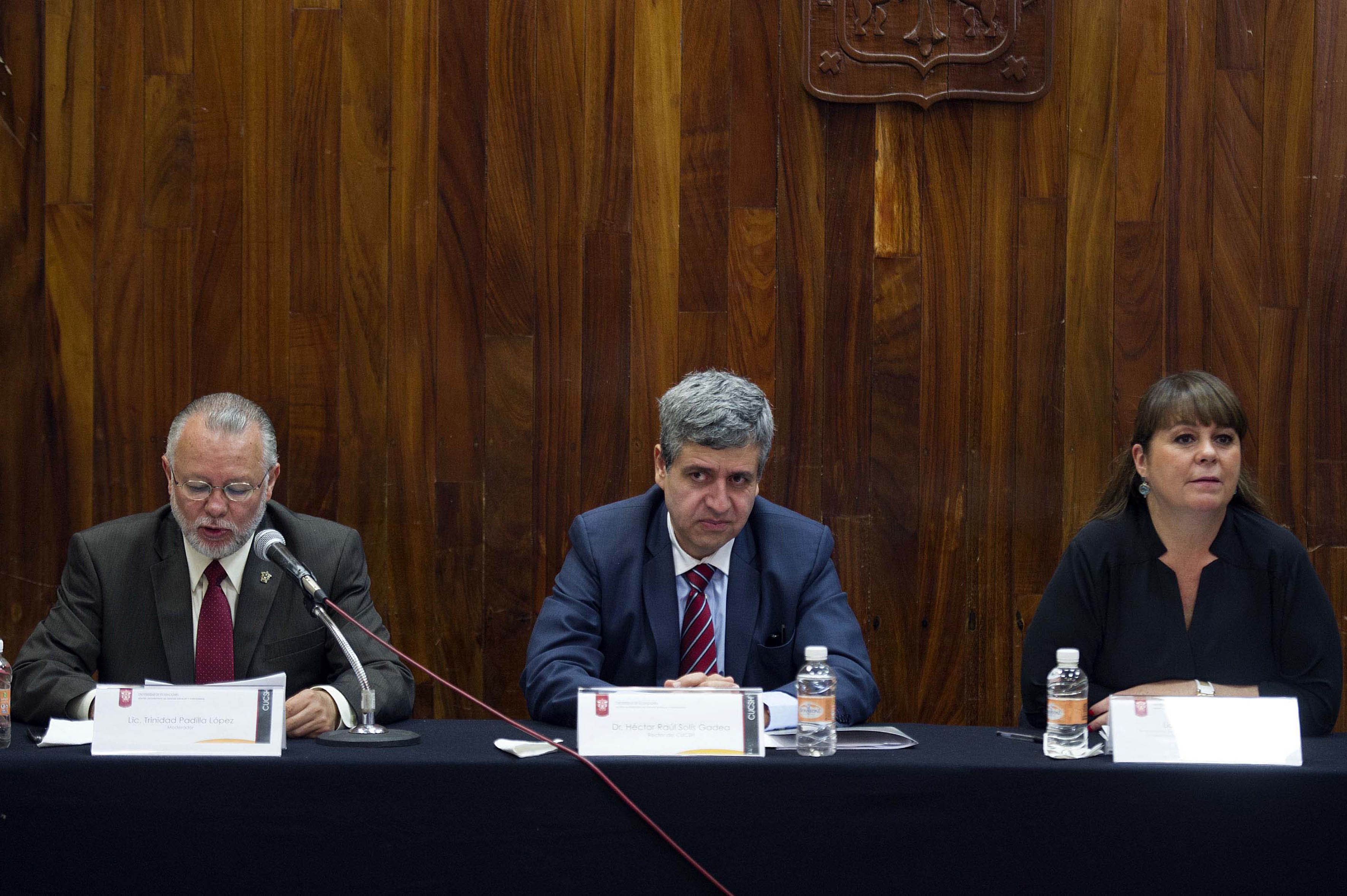 Licenciado Trinidad Padilla López, doctor Héctor Raúl Solís Gadea y Anabella Giracca