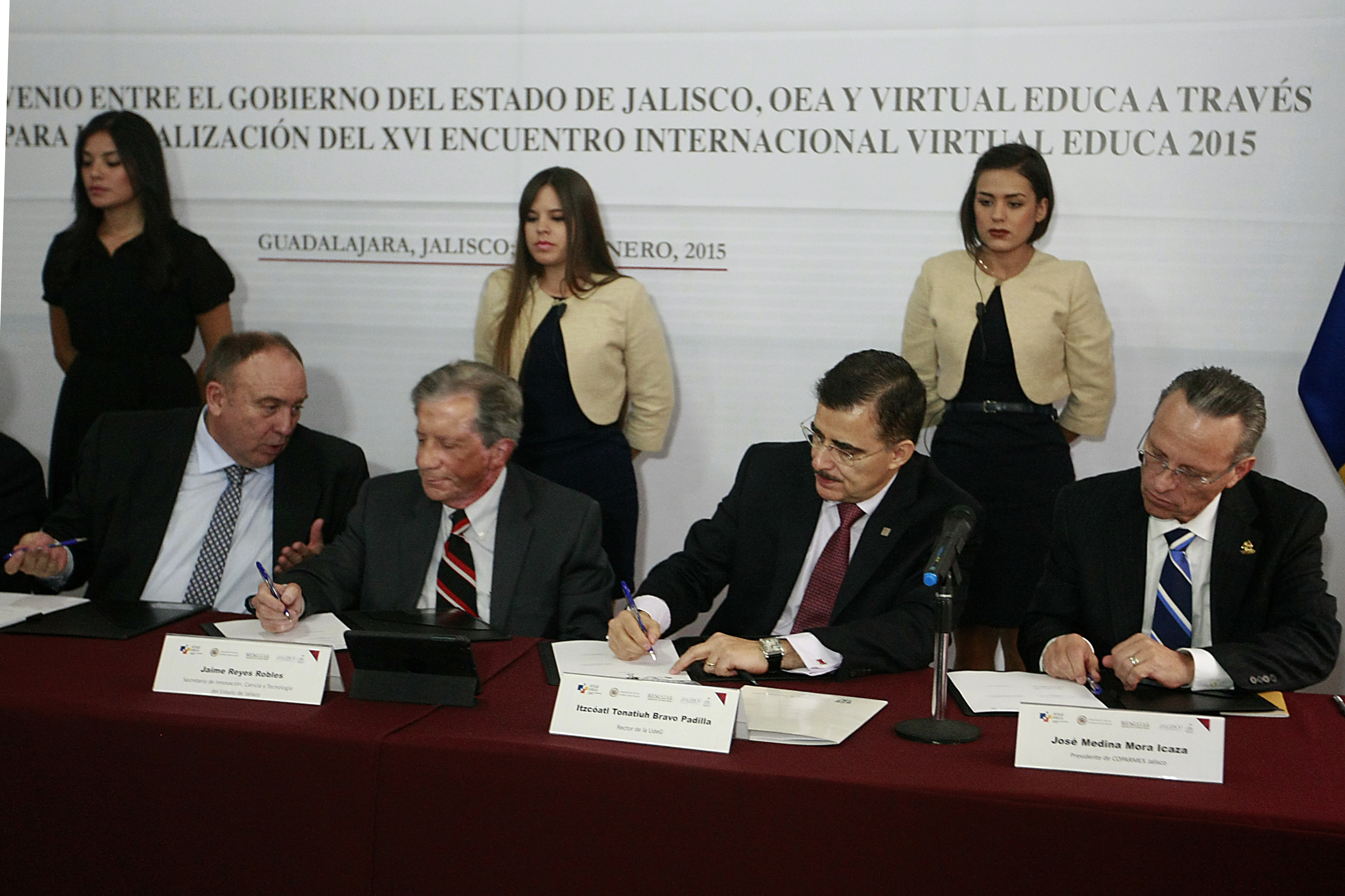 El Rector de la Universidad de Guadajalara firma acuerdo junto con demás autoridades