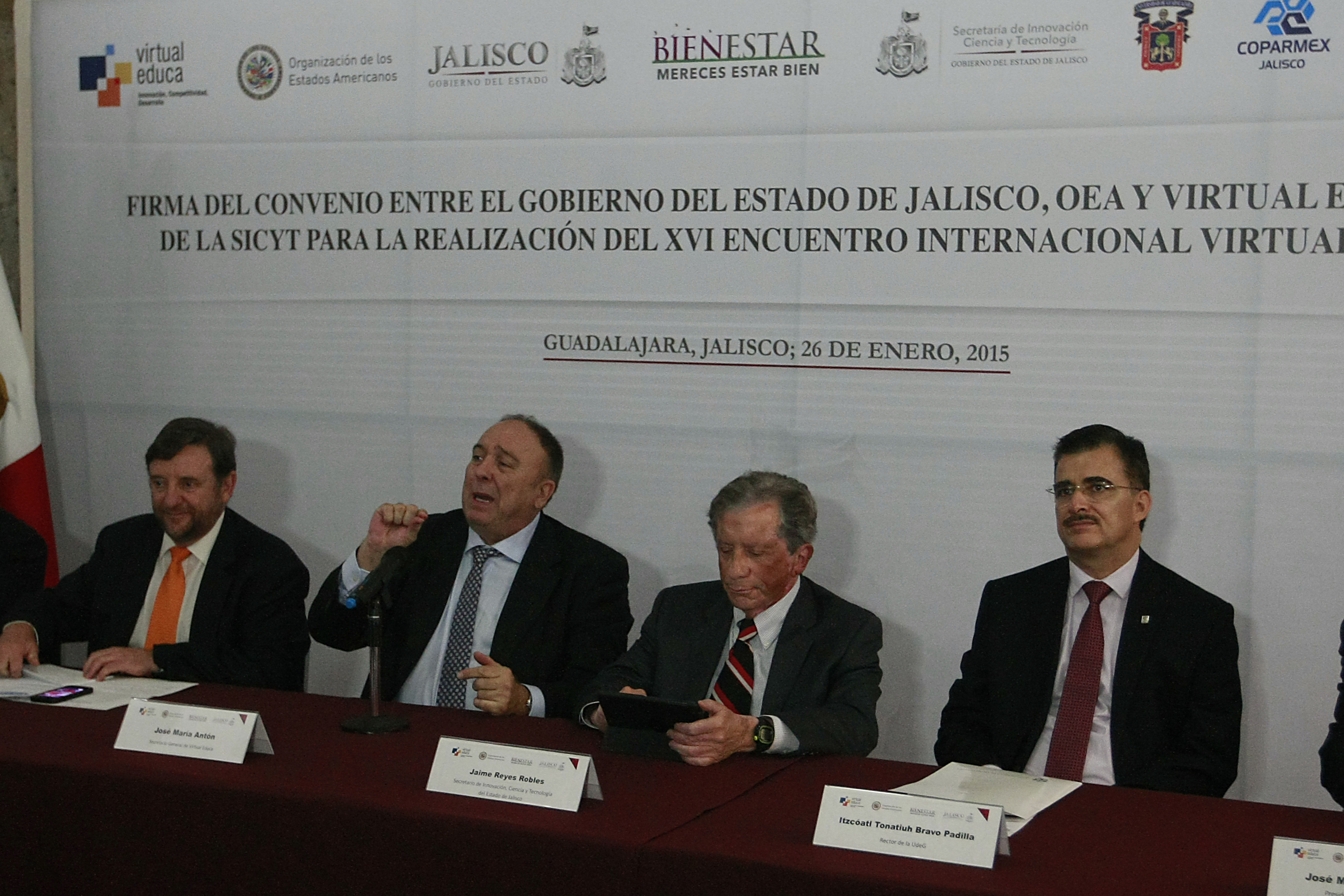 Jaime Jpsé María Antón toma la palabra en el presidio