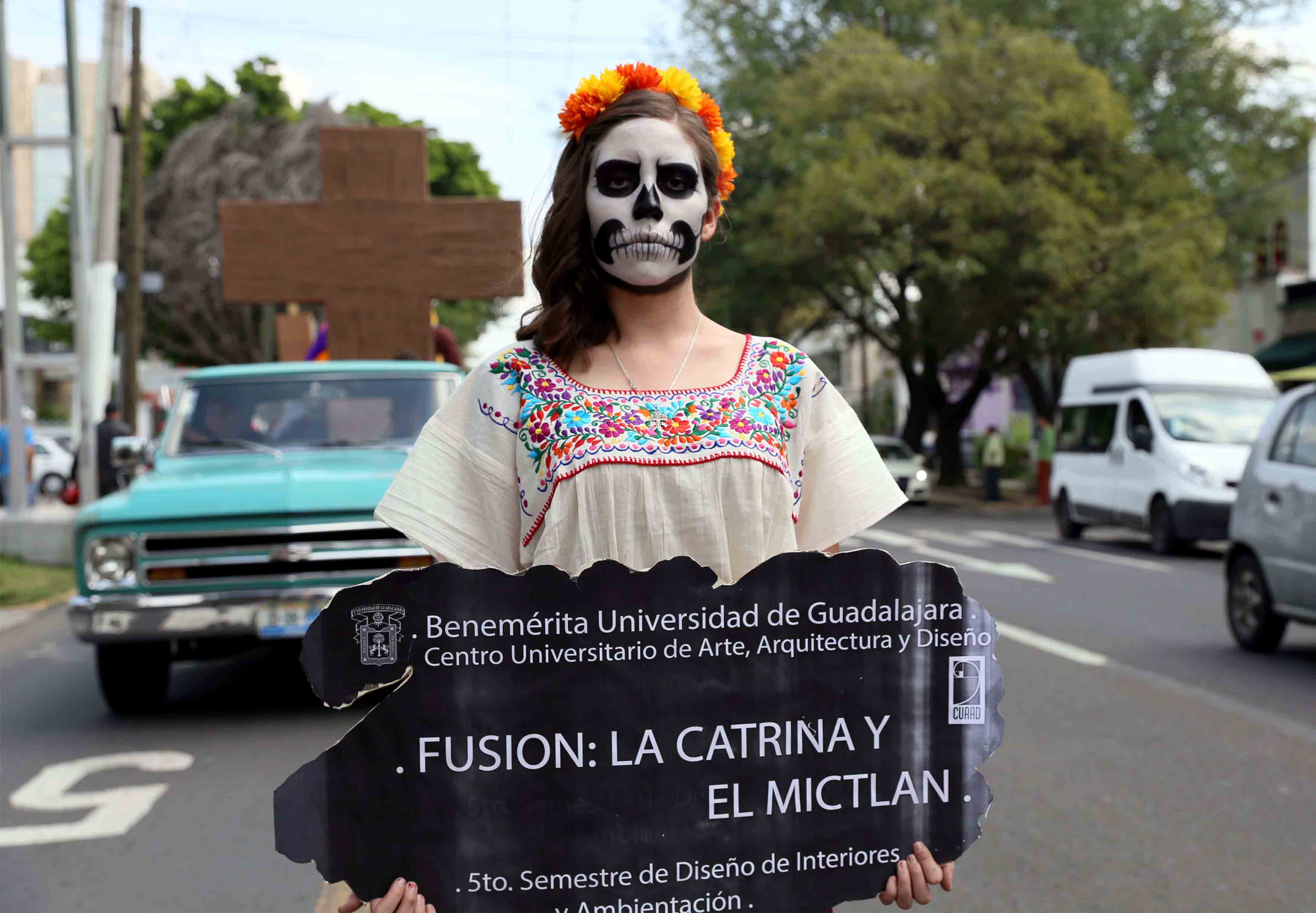 Inicia Festival de la Muerte con tradicional desfile de carros alegóricos |  Universidad de Guadalajara