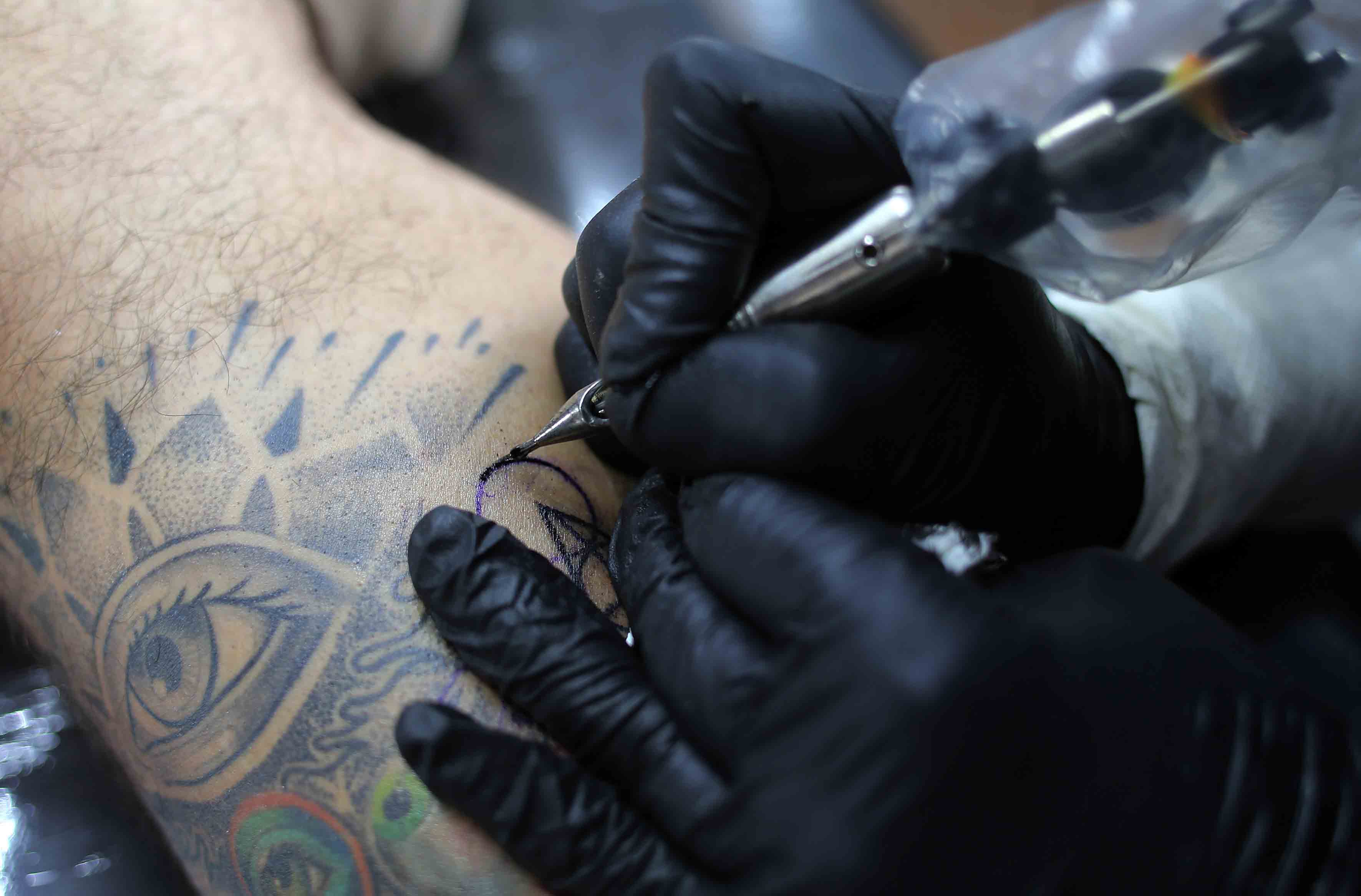cinturón Trueno martillo De moda el arte del tatuaje en Guadalajara | Universidad de Guadalajara