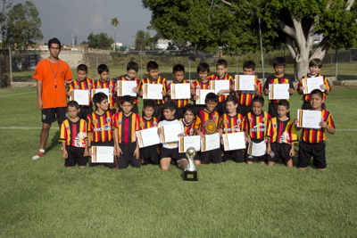 Gana campeonato equipo de futbol infantil de los Leones Negros |  Universidad de Guadalajara