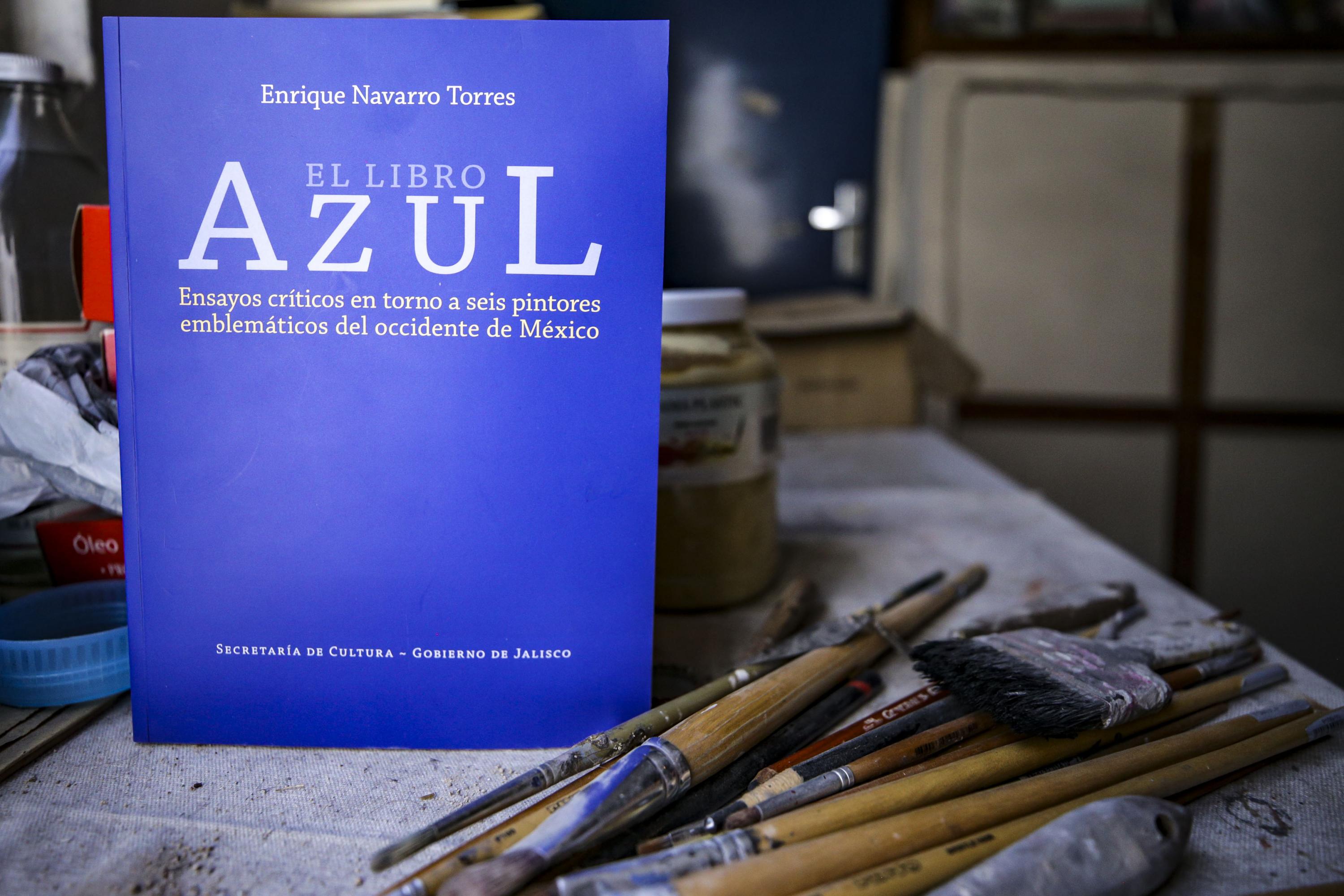 Portada de "El libro azul. Ensayos críticos en torno a seis pintores emblemáticos del occidente de México"