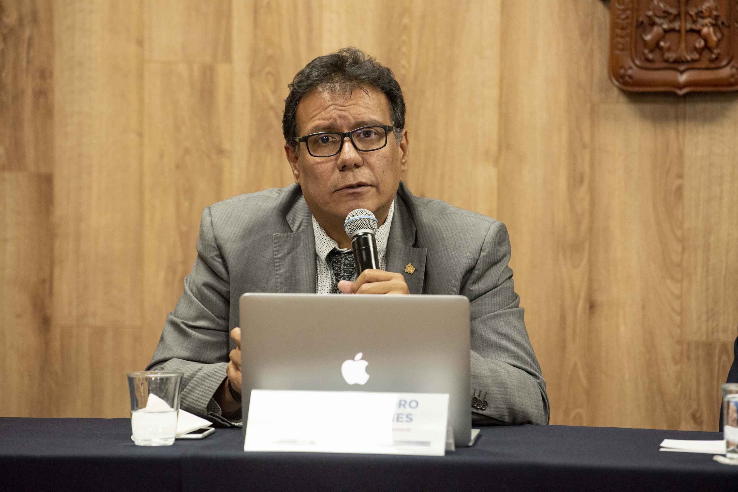 El Coordinador de la Maestría de Innovación y Diseño Industrial del plantel, maestro Alejandro Briseño Vilches, en uso de la palabra