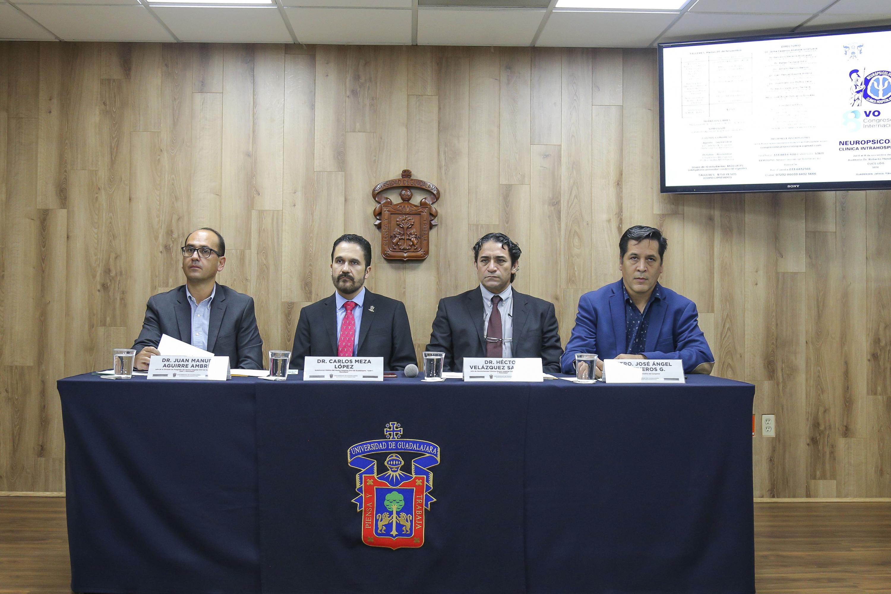 Médicos en rueda de prensa en la que se dio a conocer la realización del VIII Congreso Internacional de Neuropsicología Clínica Intrahospitalaria