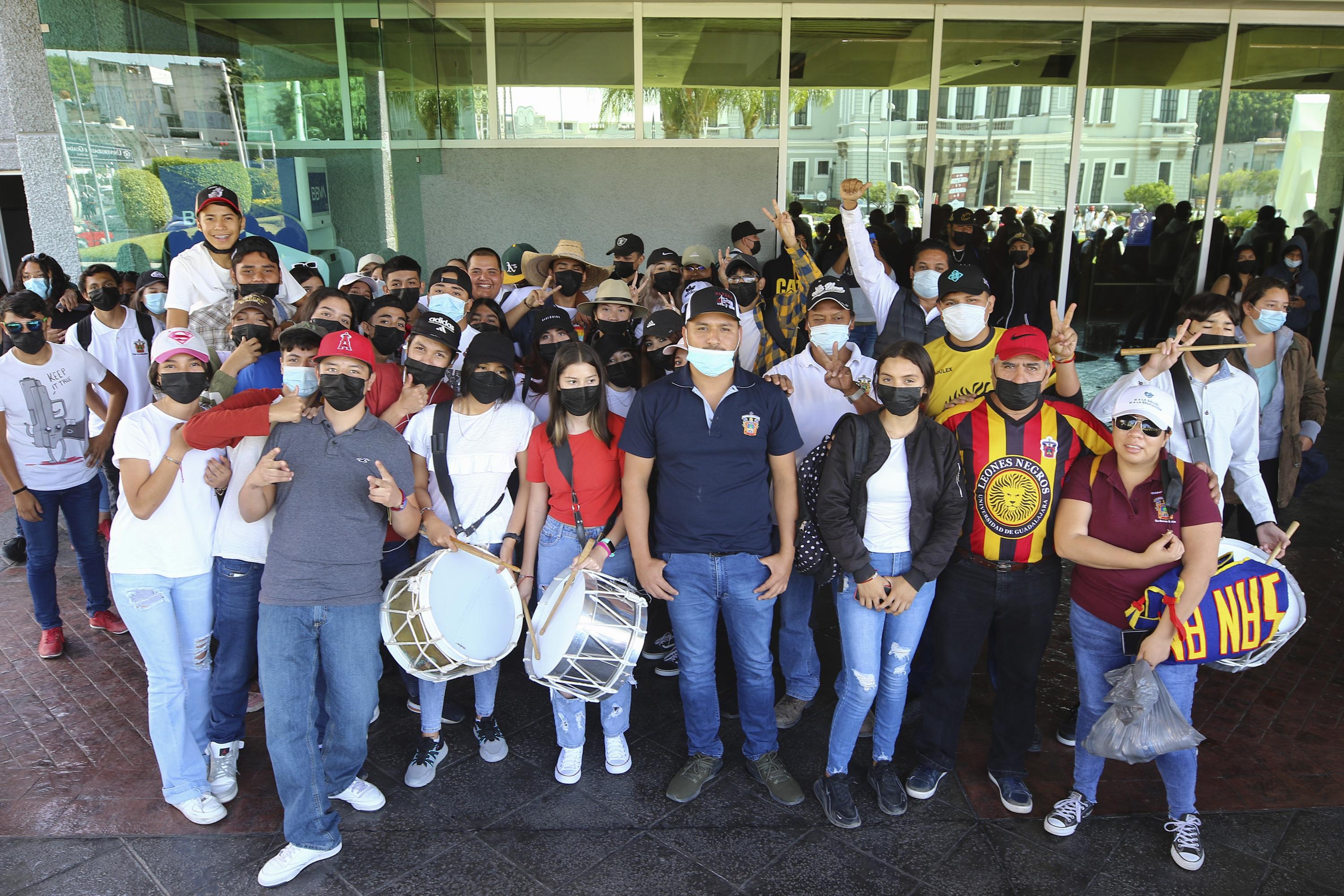 Preparatoria Regional de Ameca y sus módulos marchan por la autonomía  universitaria | Universidad de Guadalajara