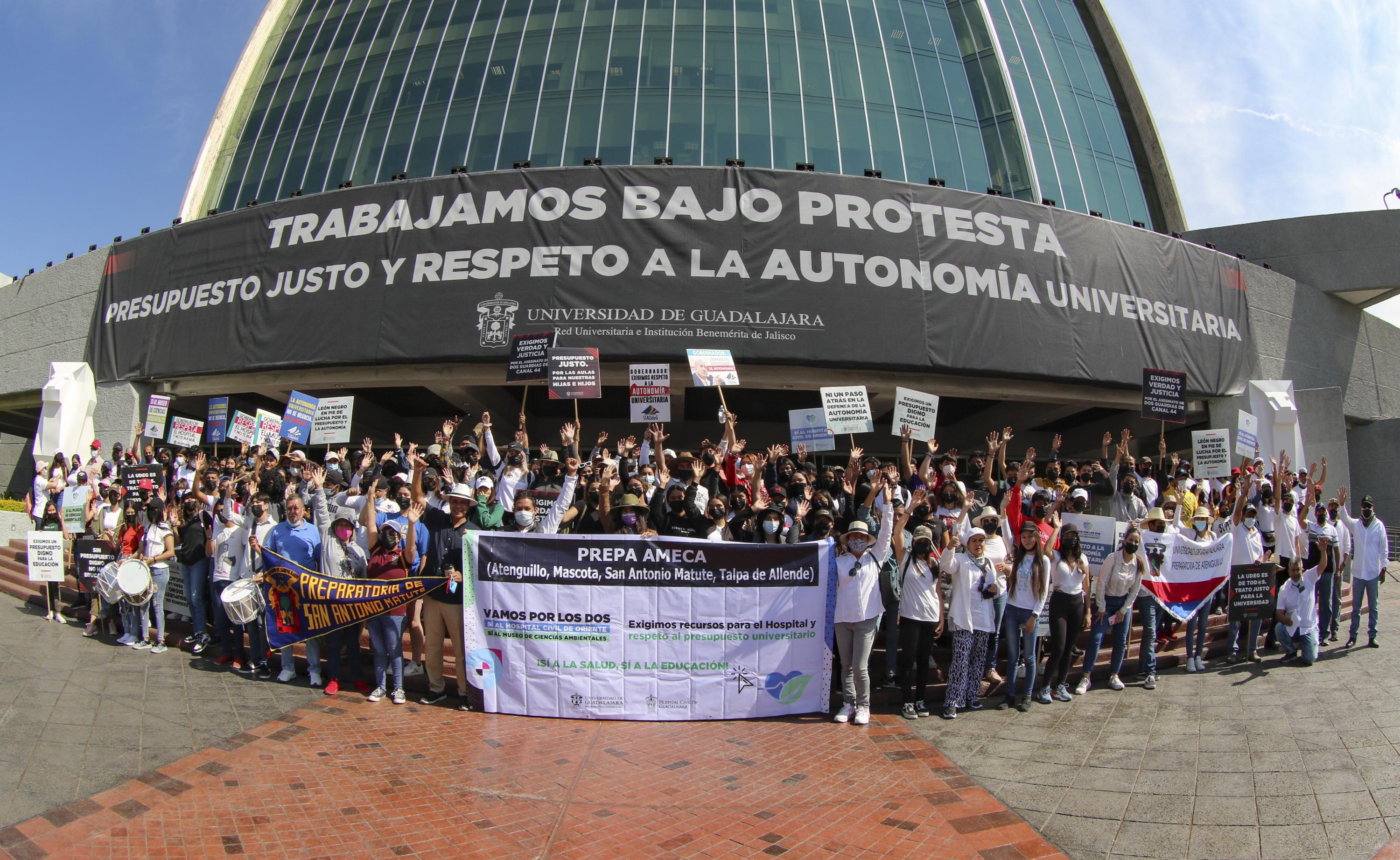 Preparatoria Regional de Ameca y sus módulos marchan por la autonomía  universitaria | Universidad de Guadalajara