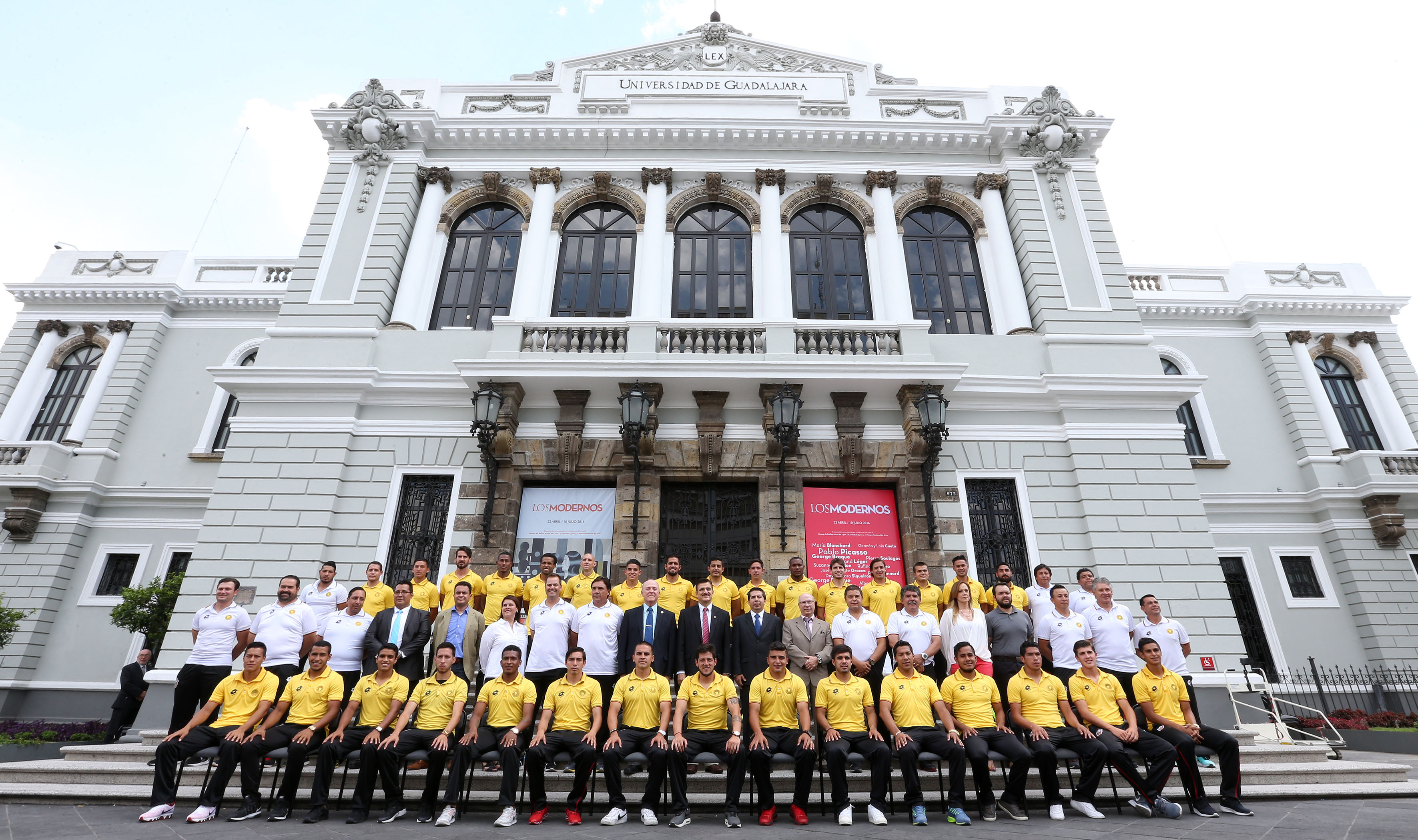 Leones Negros se toma fotografía oficial | Universidad de Guadalajara