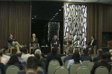 Especialistas reflexionan acerca de la confianza, la democracia y las Instituciones en la FIL 2025