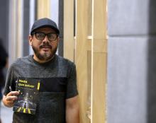 Juan Fernando Covarrubias presentó su primera novela “Nada que salvar” en FIL 2025