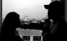 Las mujeres son educadas para “ceder lo propio” en relaciones de pareja, advierte investigadora