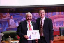 Población en Jalisco vive más, pero con menos calidad de vida, advierte académico 