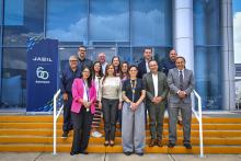 Fortalece UdeG vinculación con sector productivo en visita a Jabil Guadalajara