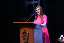 Karla Planter reconoce a universitarios con 35, 40, 45, 50 y 55 años de trayectoría