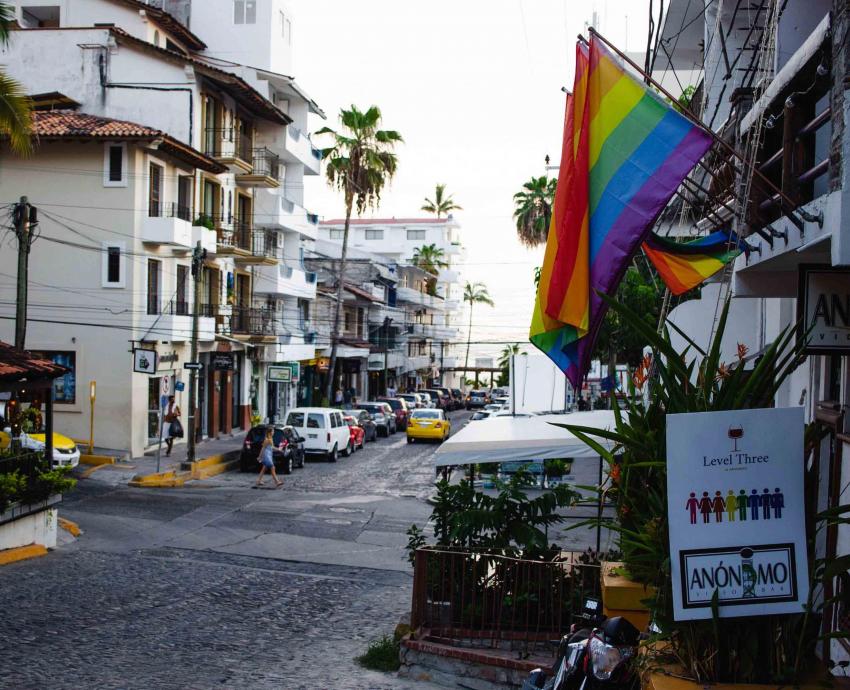 Estancia de siete días en promedio realiza la comunidad LGBT+ en Puerto Vallarta 