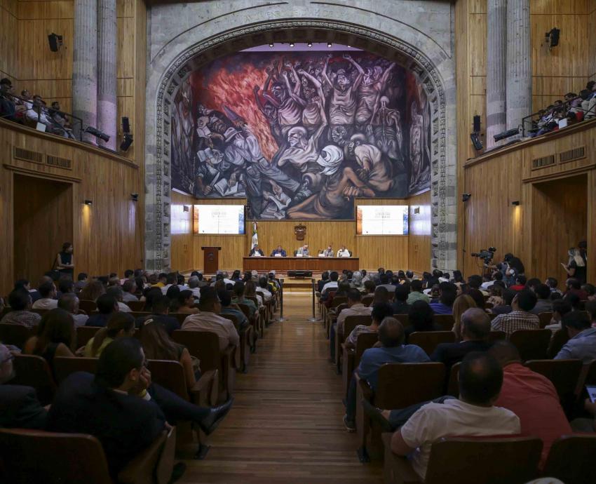 Intelectuales analizaron los desafíos a la libertad en los países de América Latina