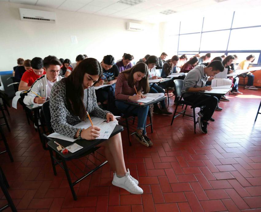 Aplican Prueba de Aptitud Académica a aspirantes a licenciaturas de la UdeG