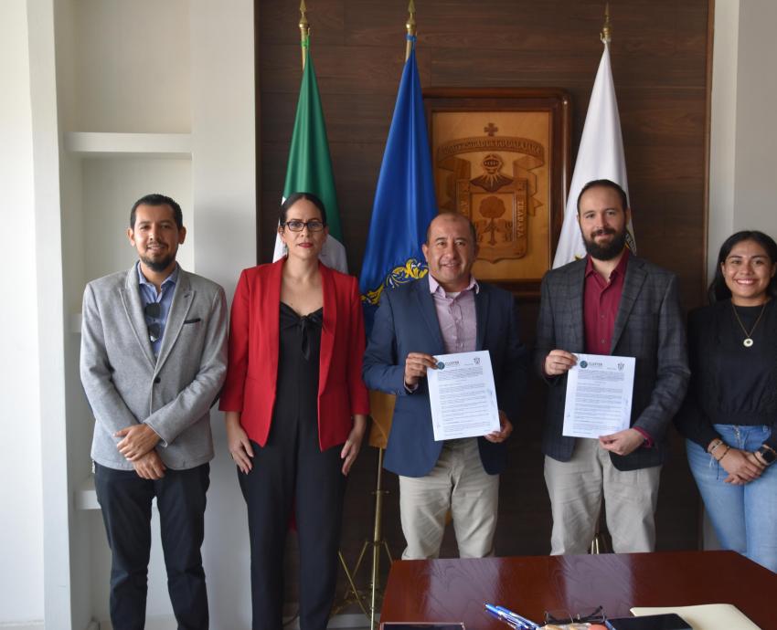 Firman convenio para impulsar la innovación en la industria biomédica de Jalisco