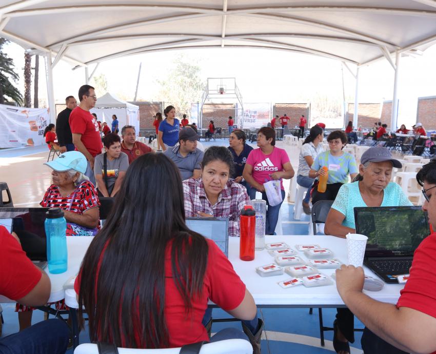Atiende Brigadas “Nos late servir” a vecinos de Toluquilla