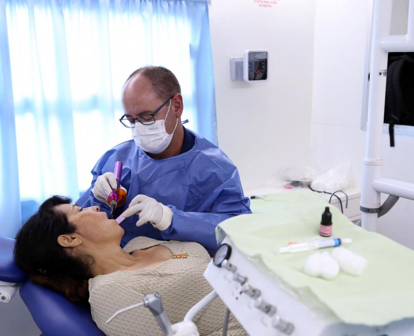 Odontólogos especializados pueden dar tratamiento a ronquidos y apnea de sueño