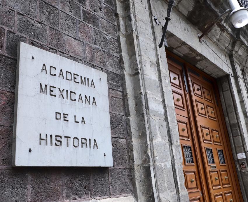 Elisa Cárdenas Ayala, investigadora del CUCSH, se integra a la Academia Mexicana de la Historia