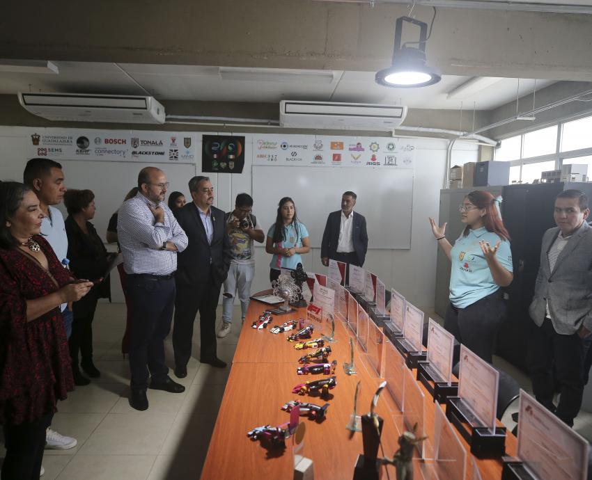Celebra Preparatoria Tonalá Norte su aniversario 18 con renovación de espacios