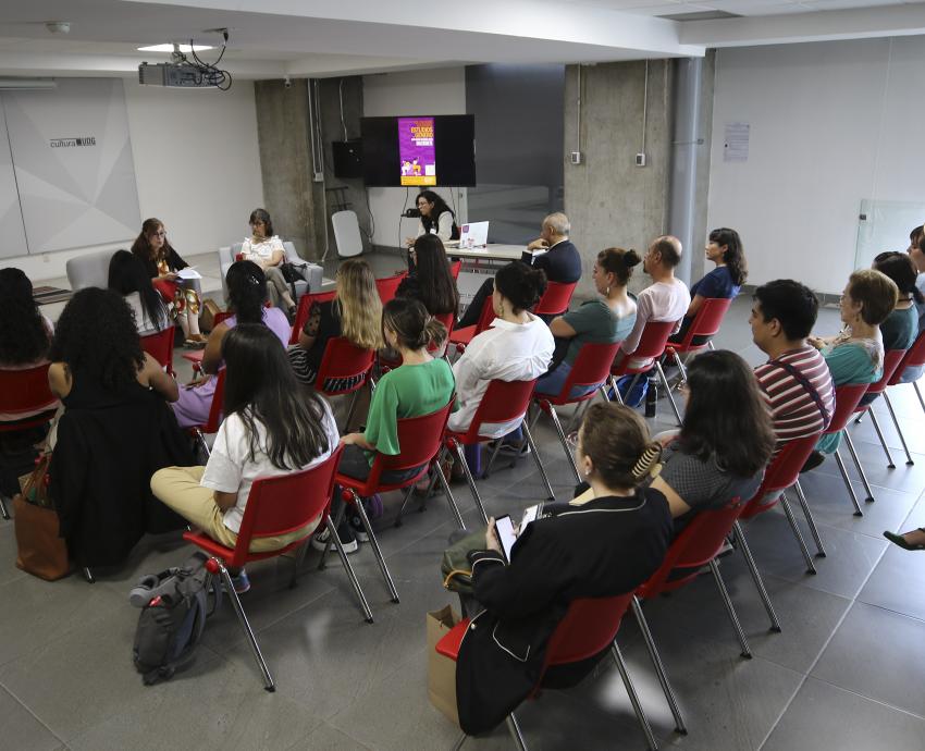 Estudiantes de la UdeG se reúnen para dialogar acerca de los estudios de género