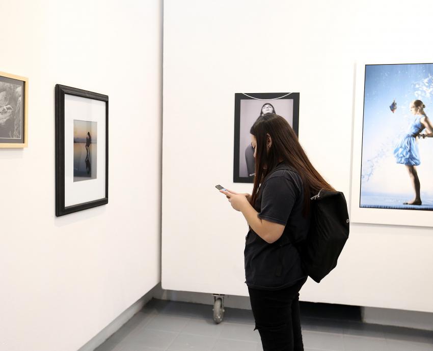 Inauguran “En retrospectiva”, obra fotográfica de maestros de la Escuela de Artes