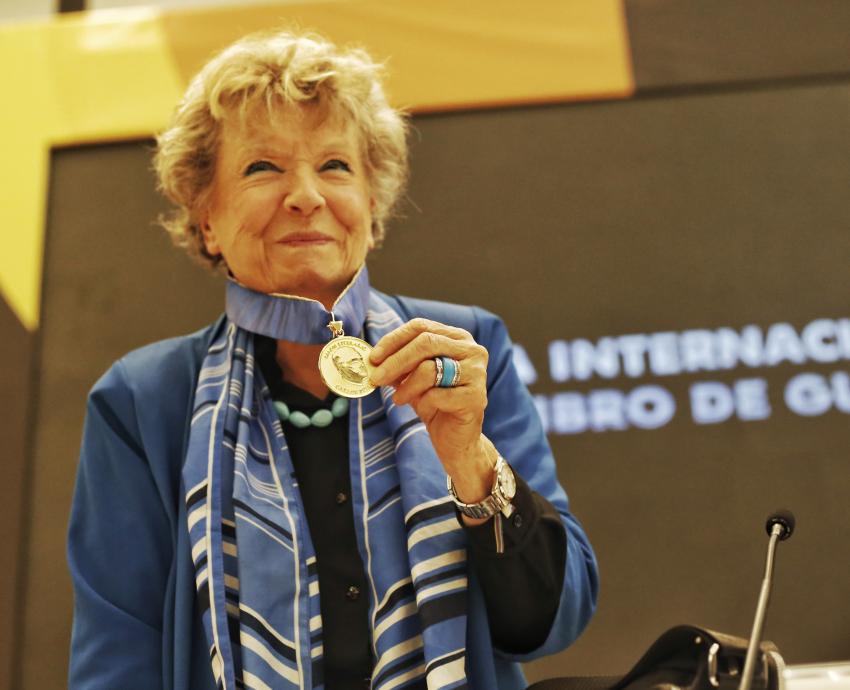 La escritora italiana Dacia Maraini recibe la medalla Carlos Fuentes