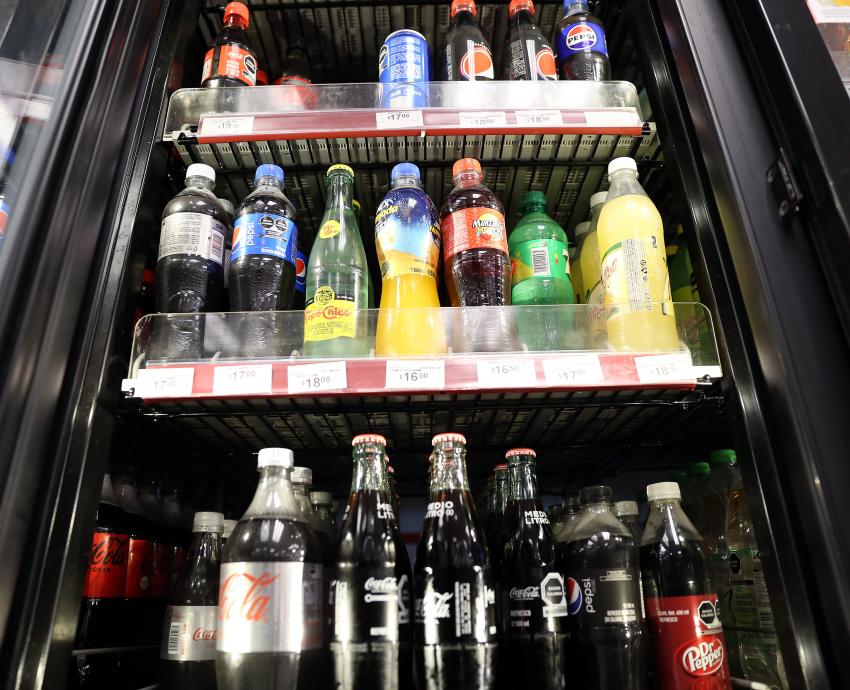 CUCS busca revertir el consumo de bebidas azucaradas con la campaña “Hidratere”