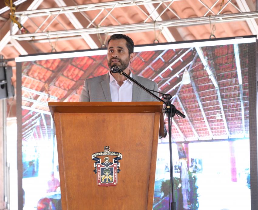Apadrina Rector General a 270 bachilleres de Acatlán de Juárez y Villa Corona