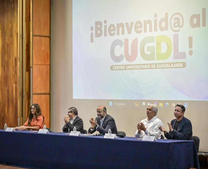 Abre sus puertas el CUGDL y recibe a los primeros 600 alumnos en su historia
