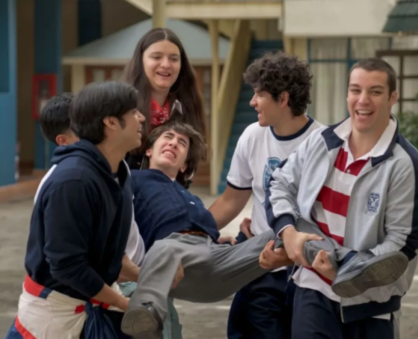 Samuel Kishi presenta nostalgia noventera en “Nadie nos va a extrañar”