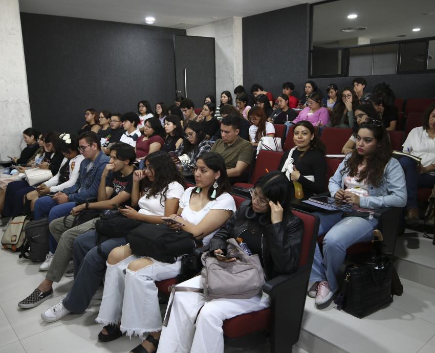 Migración contemporánea es forzada y responde a intereses económicos, afirman especialistas