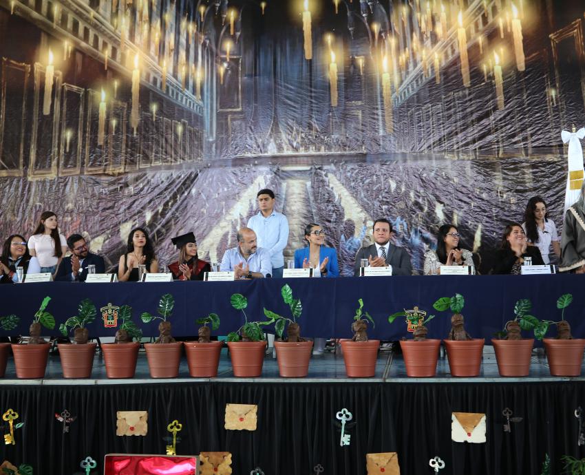 Momentos mágicos en graduación de la Preparatoria Regional de El Salto