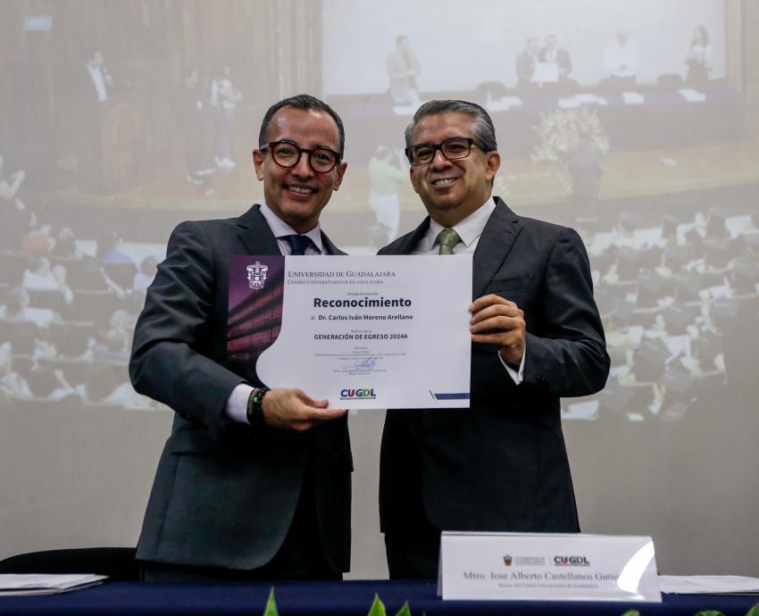 Egresan los primeros estudiantes del CUGDL