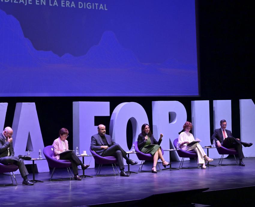 Humanismo a la par de tecnología deberá imperar en el futuro de la educación