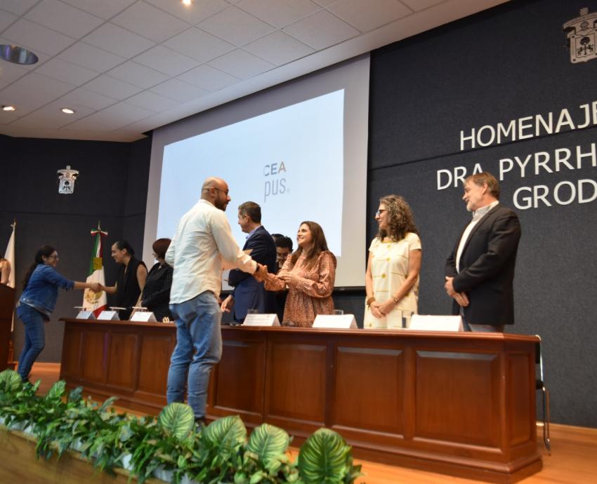 Filántropa Gladys Grodman recibe homenaje póstumo por sus contribuciones a la educación