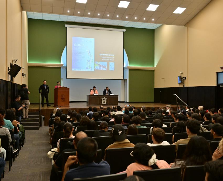 Académica de Oxford, Sonia Contera, participa en Cátedra Latinoamericana Julio Cortázar
