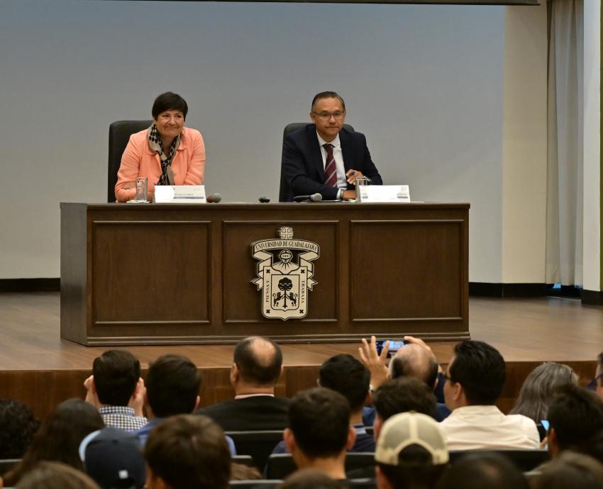 Académica de Oxford, Sonia Contera, participa en Cátedra Latinoamericana Julio Cortázar