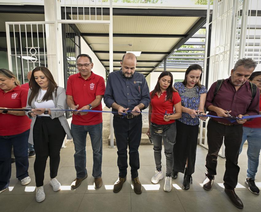 Inaugura Rector General laboratorio de materiales y comedor para trabajadores en el CUCEI