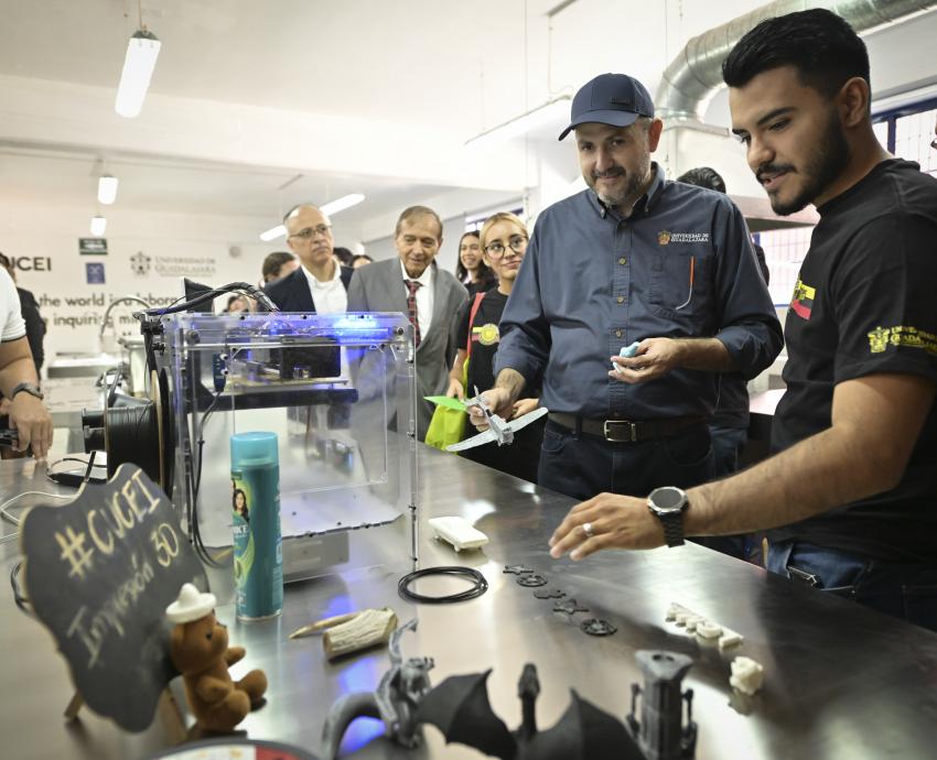Inaugura Rector General laboratorio de materiales y comedor para trabajadores en el CUCEI