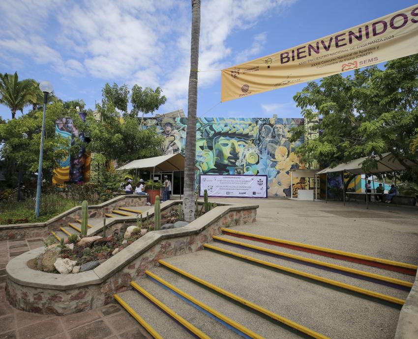 Inaugura Rector General encuentros de ciencia en Preparatoria de Puerto Vallarta