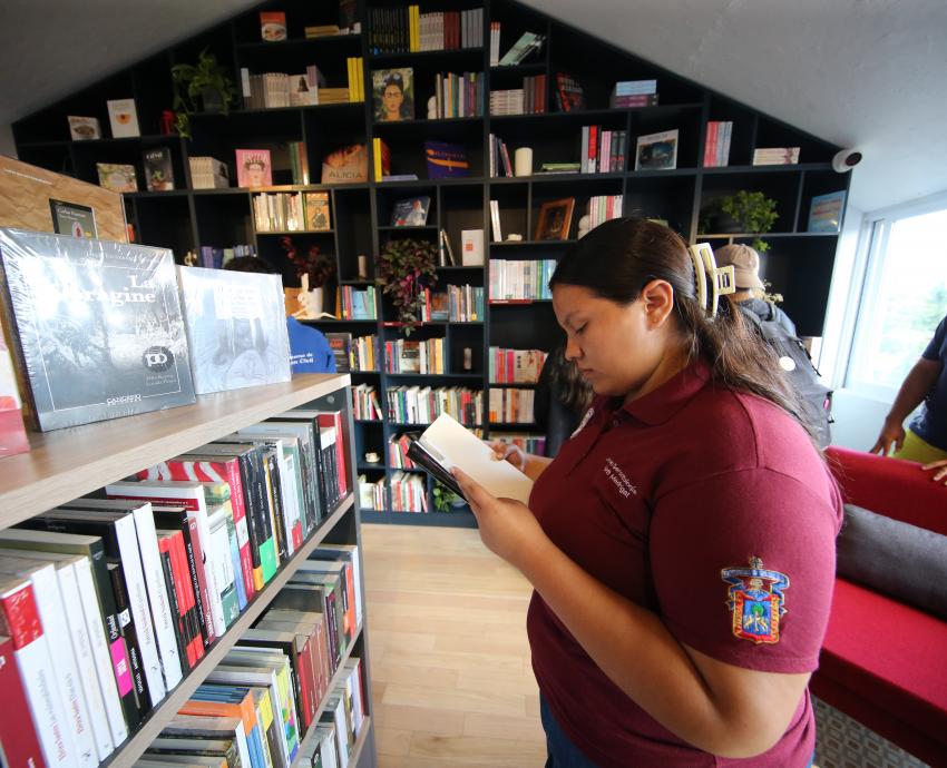 Inauguran Librería Carlos Fuentes en Chapala